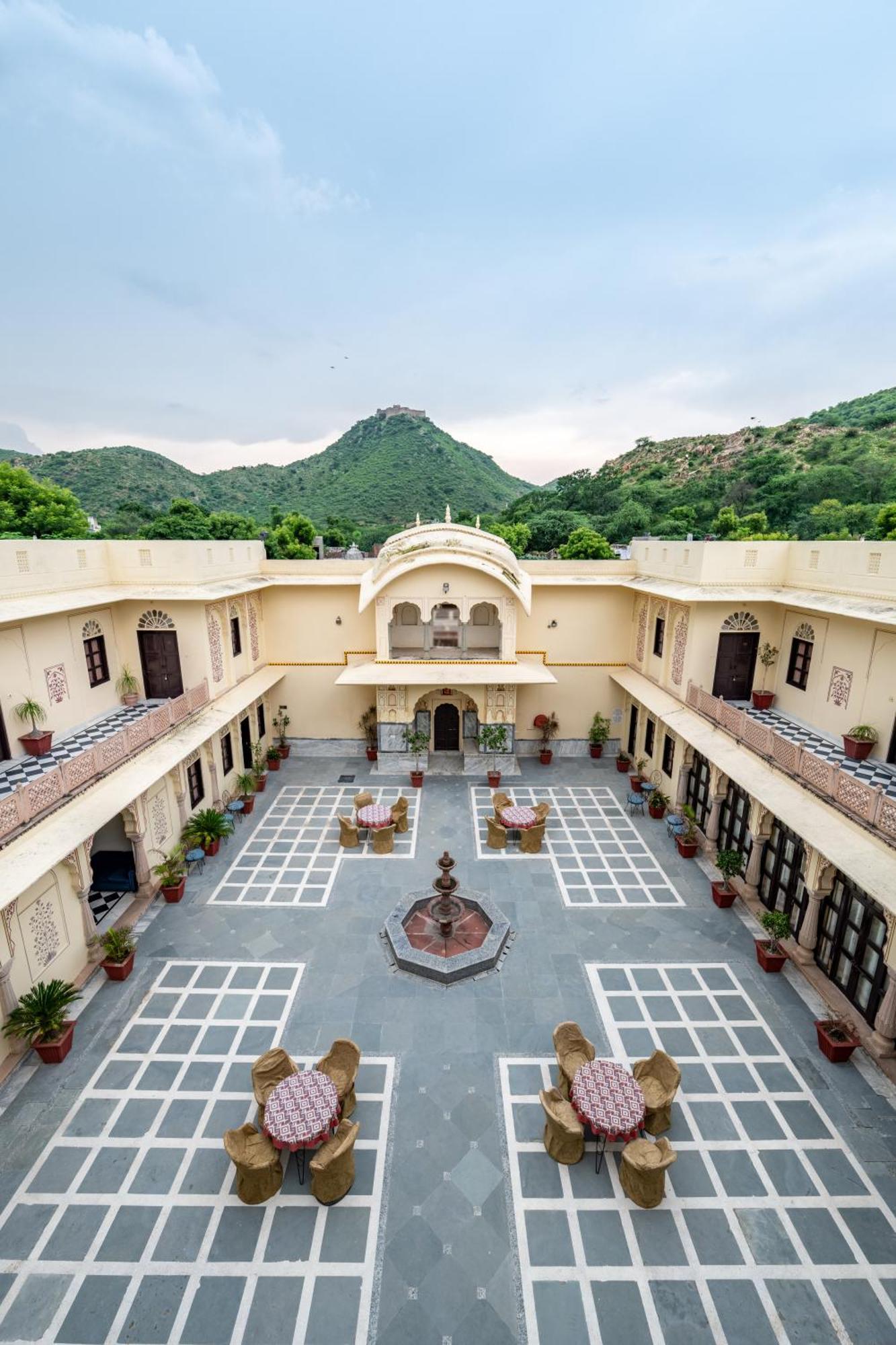 Dhulagarh Heritage Palace Hotel Near Jaipur Banskhoh Exterior photo