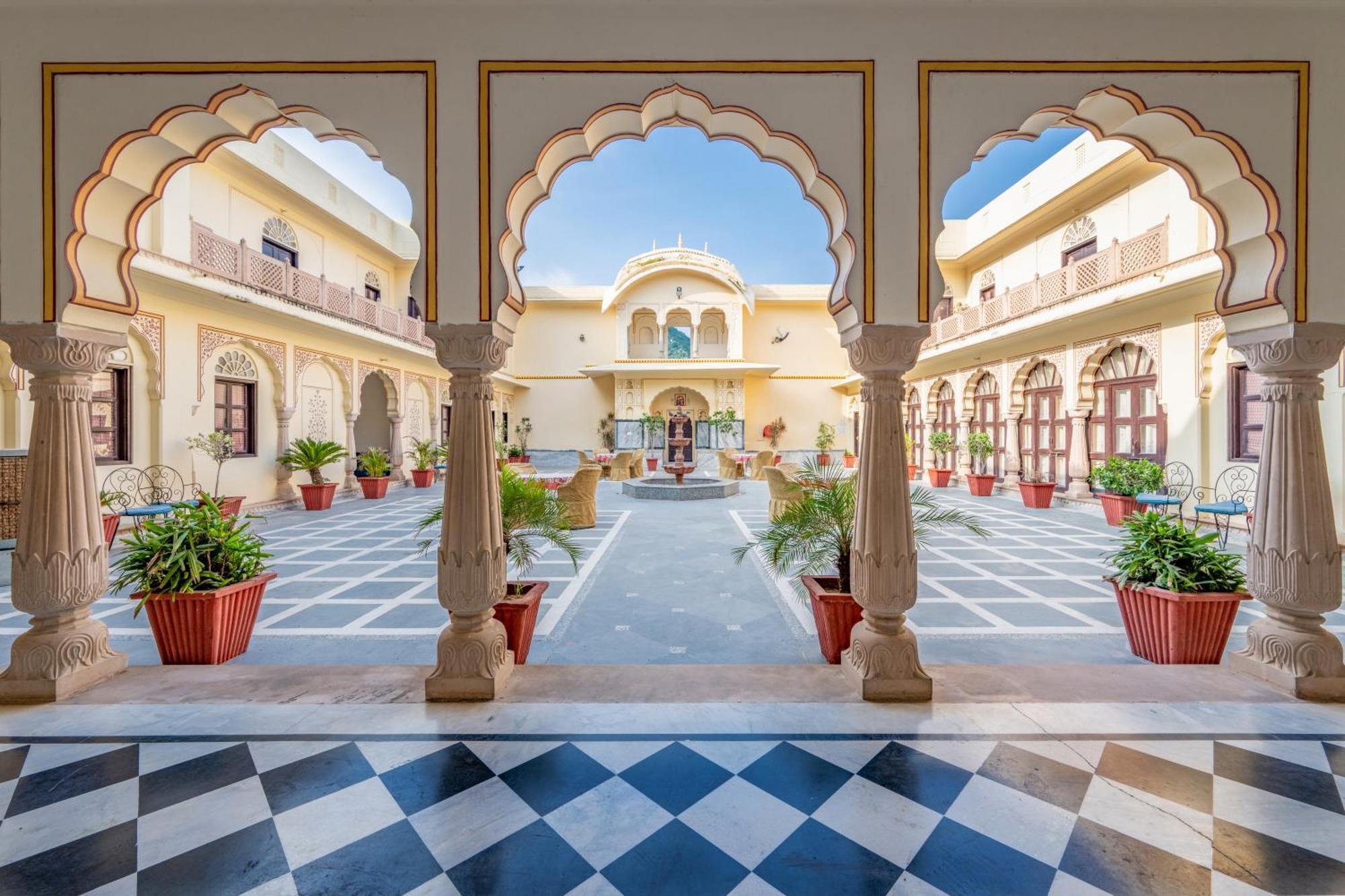 Dhulagarh Heritage Palace Hotel Near Jaipur Banskhoh Exterior photo