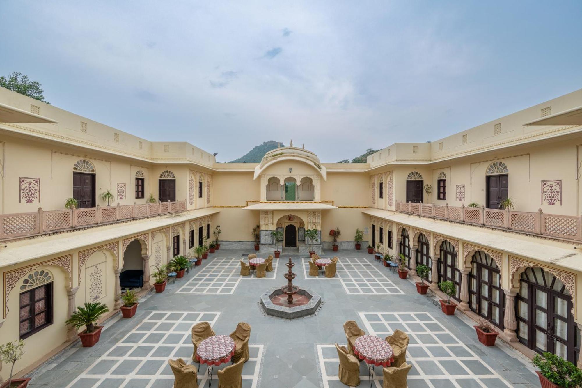 Dhulagarh Heritage Palace Hotel Near Jaipur Banskhoh Exterior photo