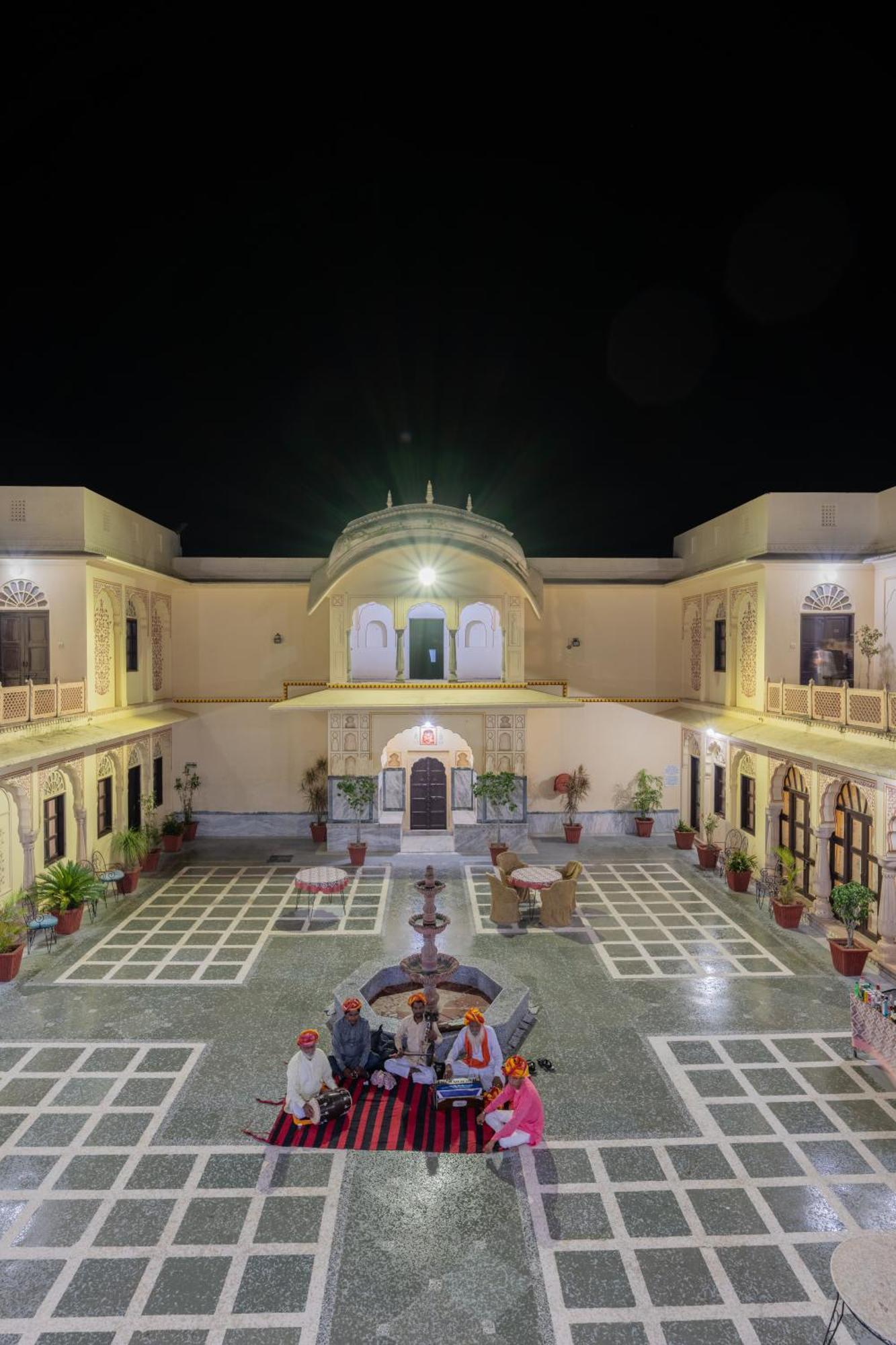 Dhulagarh Heritage Palace Hotel Near Jaipur Banskhoh Exterior photo