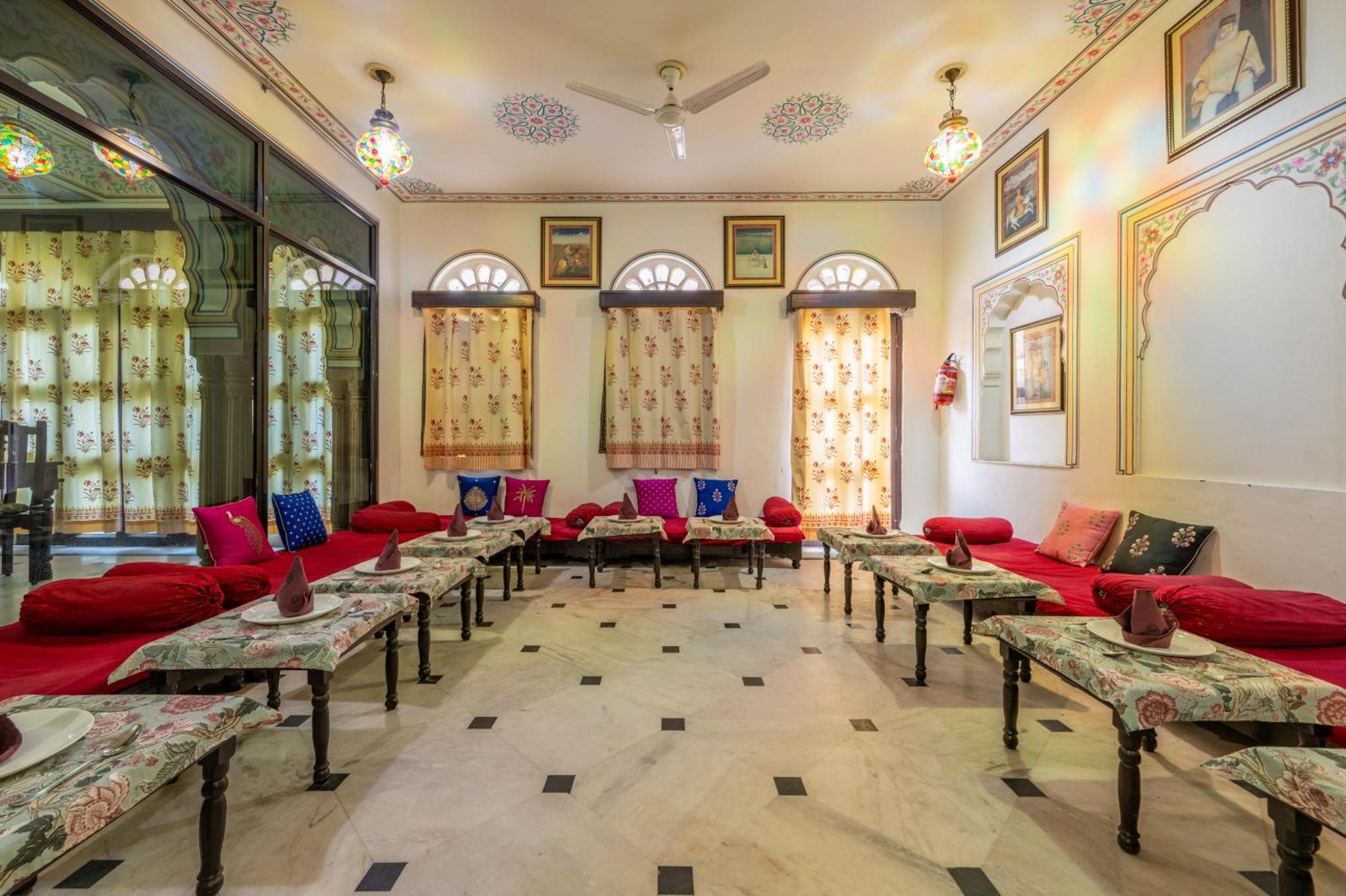 Dhulagarh Heritage Palace Hotel Near Jaipur Banskhoh Exterior photo