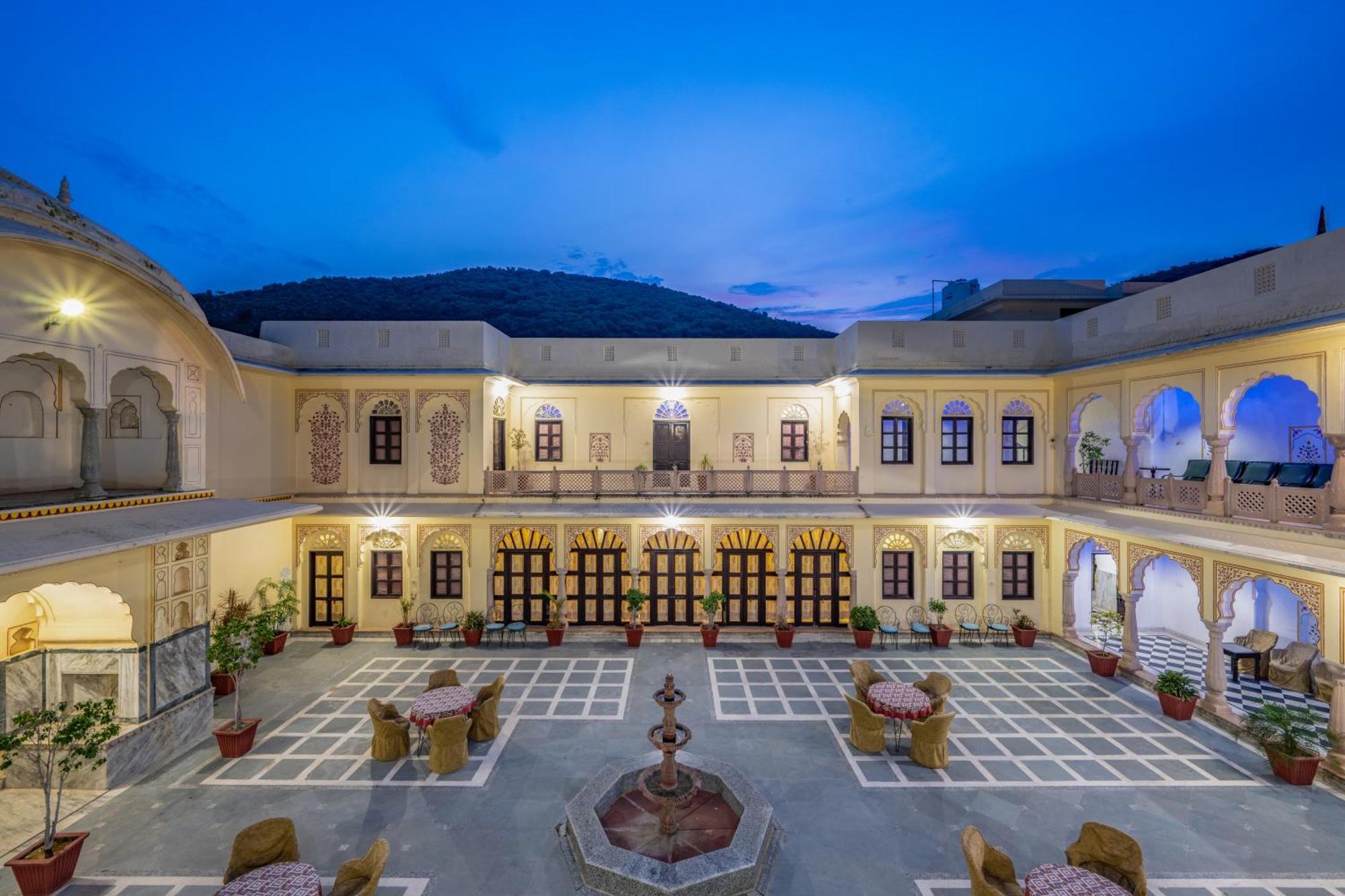 Dhulagarh Heritage Palace Hotel Near Jaipur Banskhoh Exterior photo