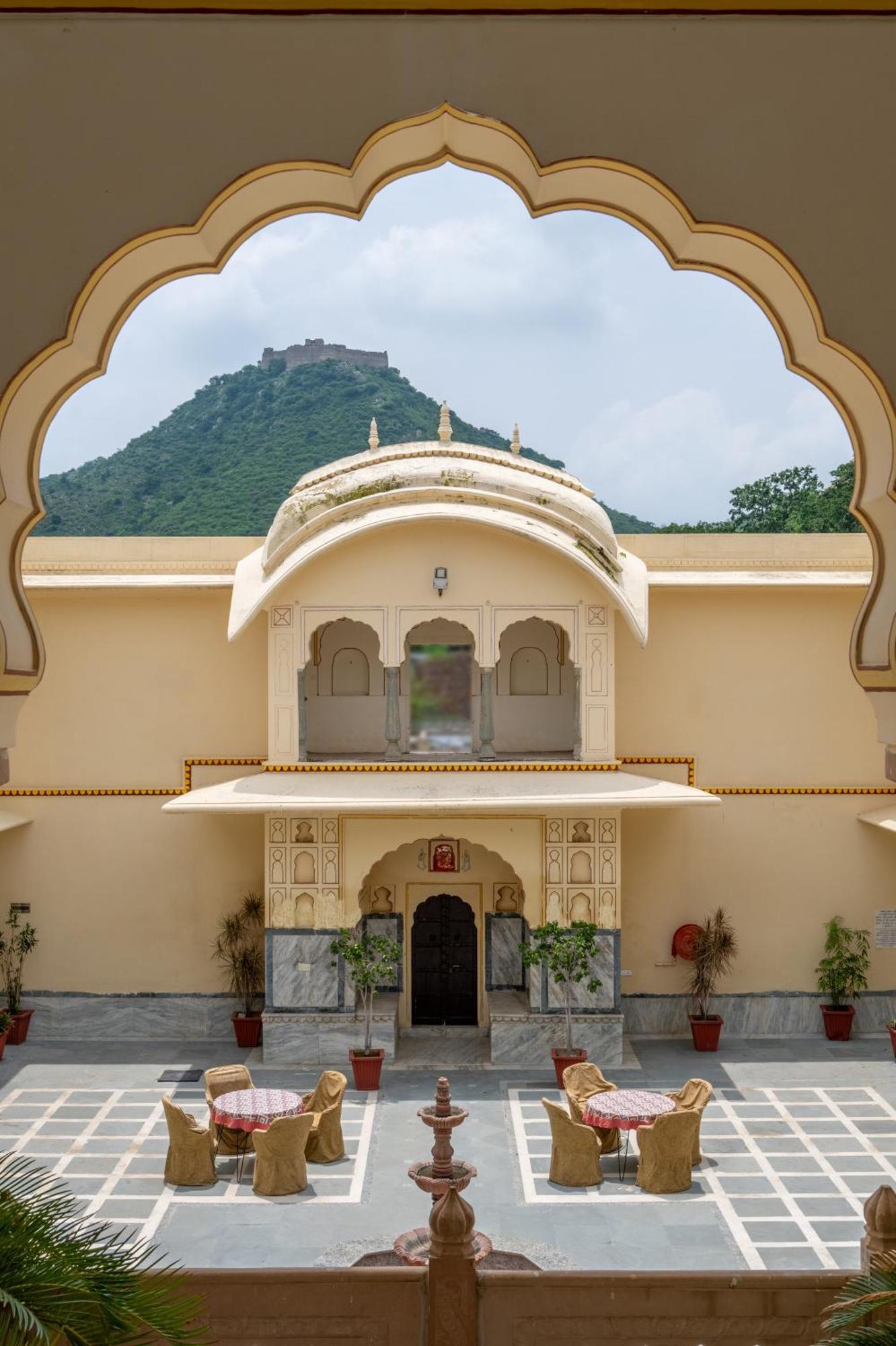 Dhulagarh Heritage Palace Hotel Near Jaipur Banskhoh Exterior photo